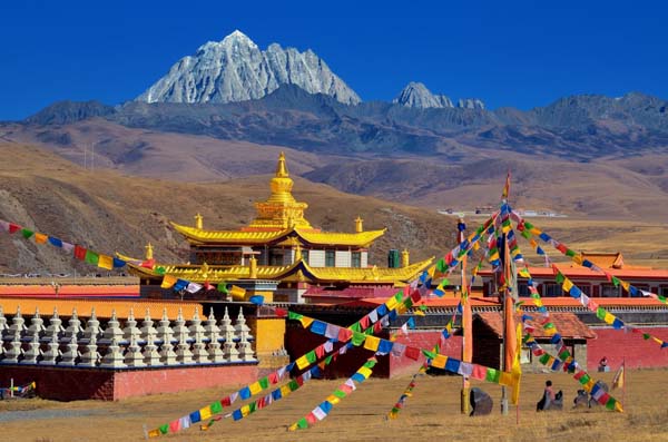 成都、丹巴、色達、德格、共和、西寧青海湖13日游