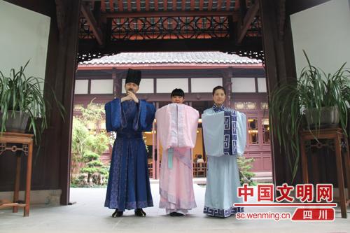成都杜甫草堂舉行傳統(tǒng)&ldquo;成人禮&rdquo;