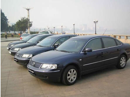 成都南門(mén)租小客車(chē)