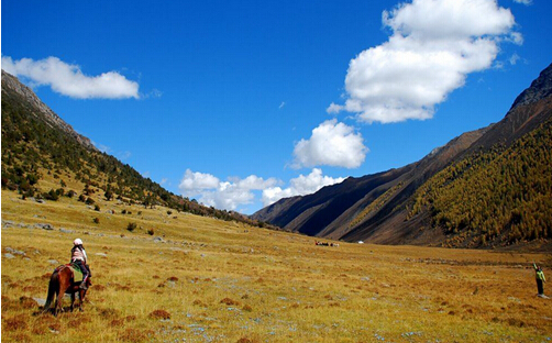 成都租車自駕游色達(dá) 成都租車自駕游色達(dá)