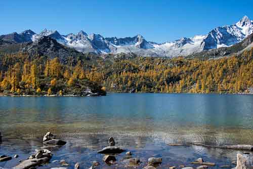 秋游正當時！成都租車旅游選哪一條？